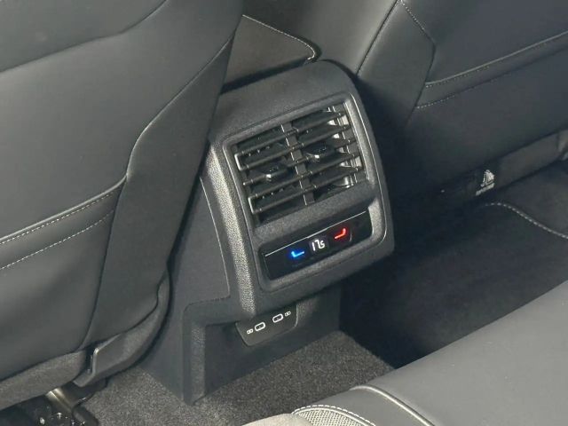 Volkswagen Golf 1.5 eTSI DSG Style