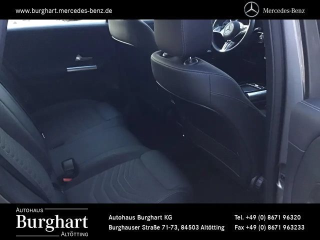 Mercedes-Benz B 200 Progressive Sedan