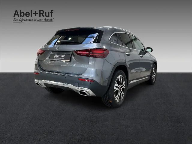 Mercedes-Benz GLA 200 Progressive