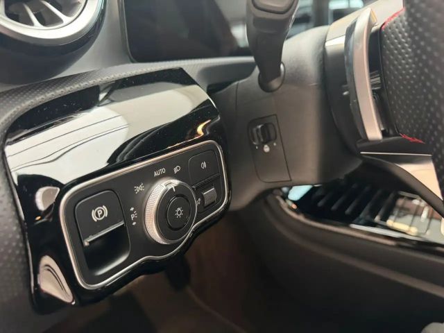 Mercedes-Benz A 180 AMG Line