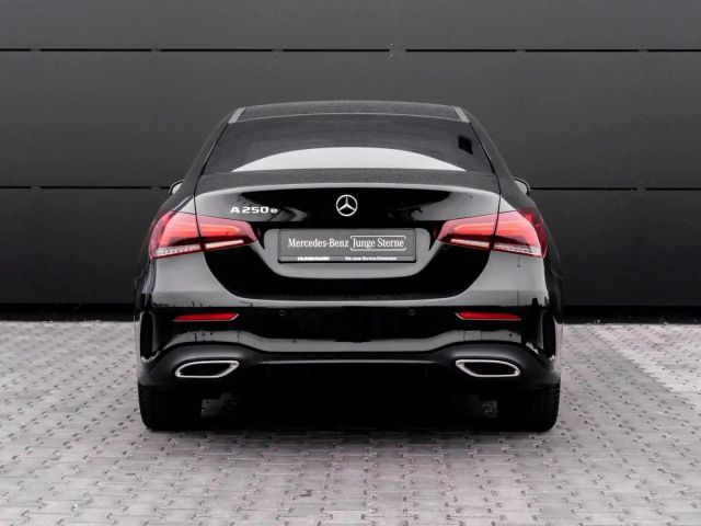 Mercedes-Benz A 250 A 250 e AMG Line