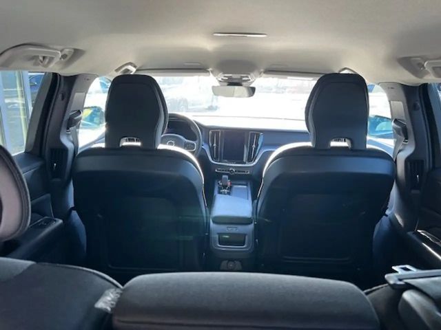 Volvo V60 Core Hybrid