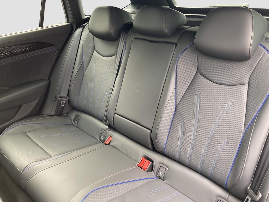 Volkswagen Passat R-Line eHybrid