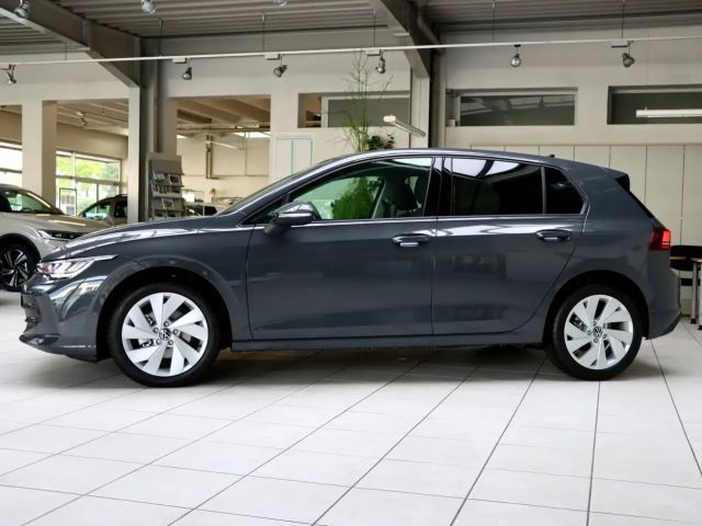 Volkswagen Golf 1.5 eTSI DSG