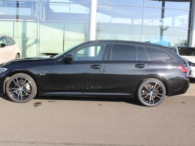 BMW 330 330e M-Sport Touring xDrive