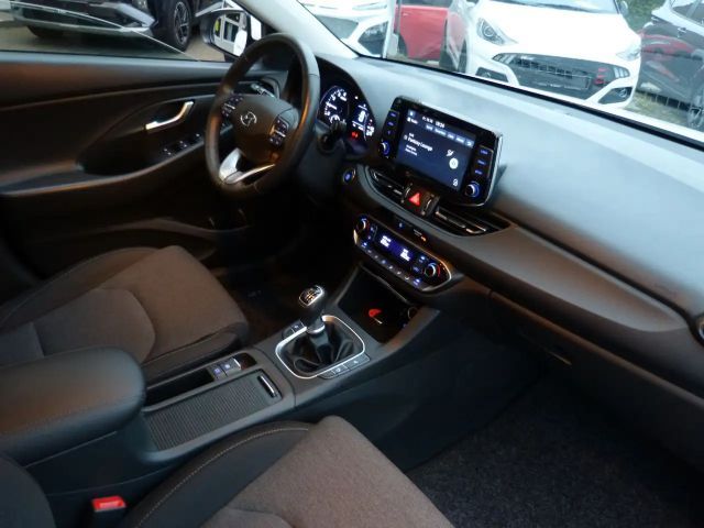 Hyundai i30 cw KLIMAAUT. APPLE SHZ LHZ KAMERA ALU