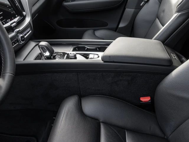 Volvo XC60 Dark Plus