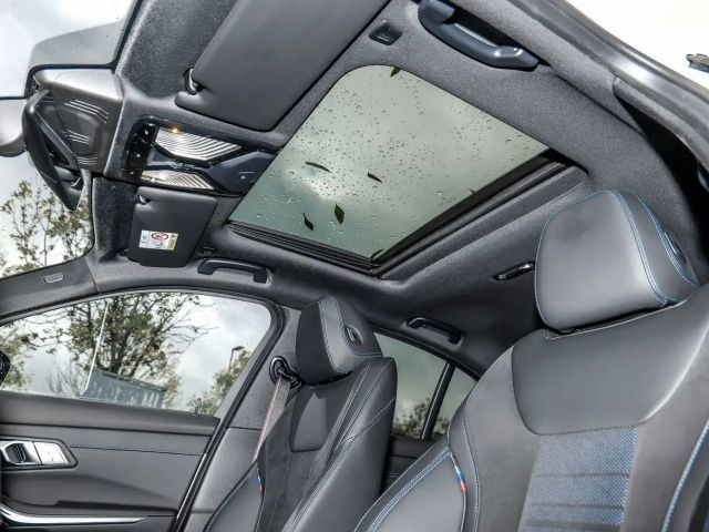 BMW 330 330i M-Sport Sedan xDrive