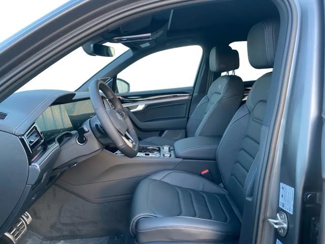 Volkswagen Touareg 3.0 V6 TDI DSG IQ.Drive R-Line