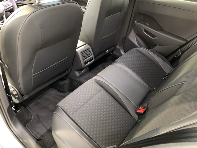 Volkswagen T-Roc 1.5 eTSI DSG IQ.Drive R-Line