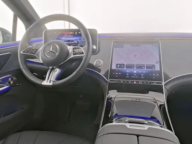 Mercedes-Benz EQE 300 Electric Art Sedan