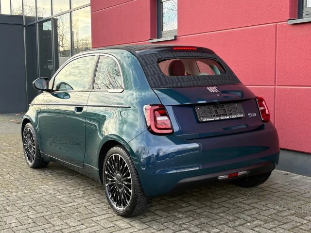 Fiat 500e La Prima