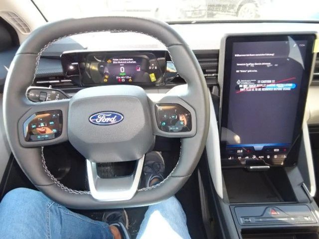 Ford Explorer Extended range Premium RWD