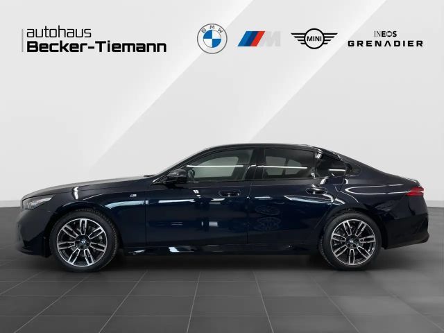 BMW 520 520d M-Sport Sedan