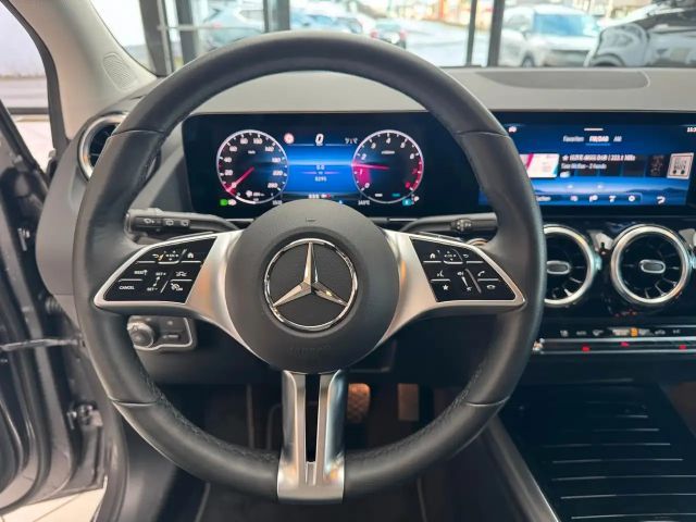 Mercedes-Benz B 180 Progressive