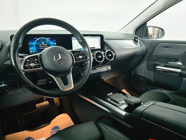 Mercedes-Benz B 180 B 180 d