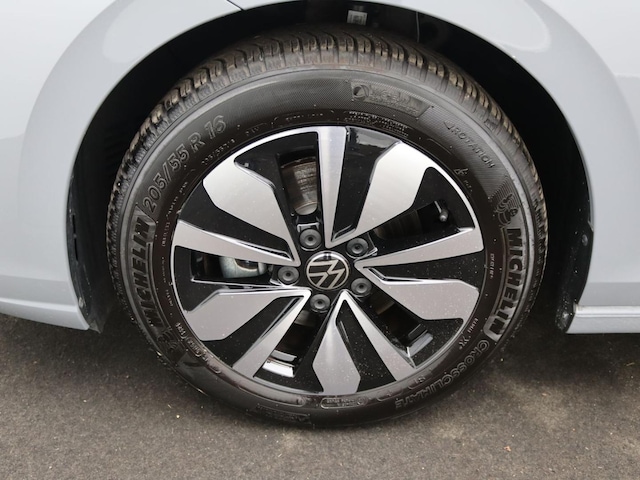 Volkswagen Golf 1.5 eTSI DSG Golf VIII