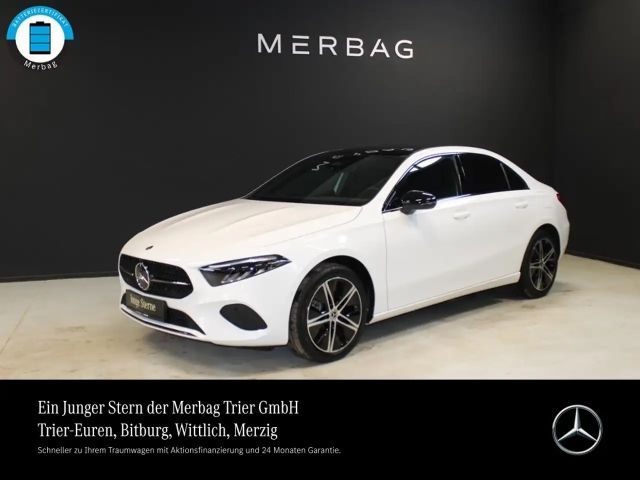 Mercedes-Benz A 250 A 250 e