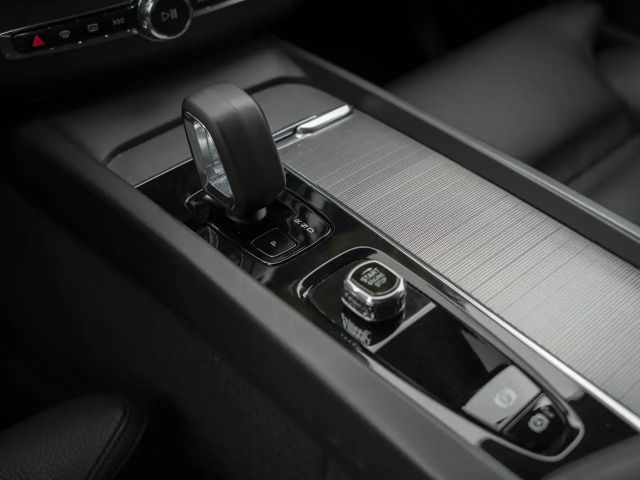 Volvo XC60 AWD Dark Plus