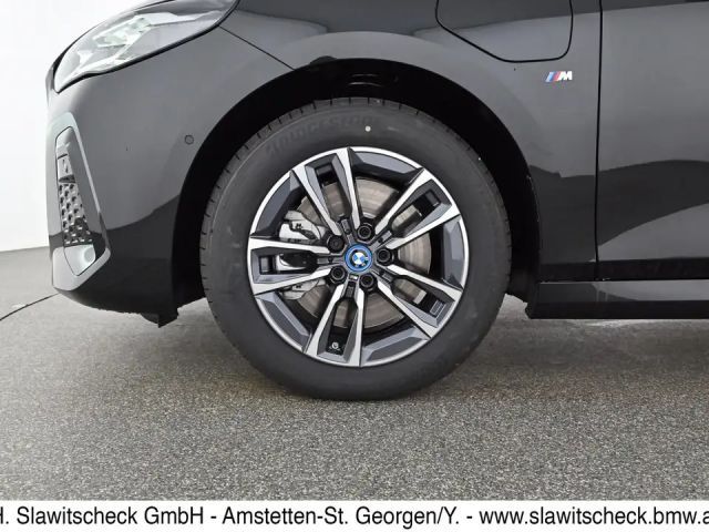 BMW 230 Sedan xDrive