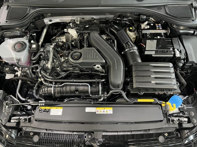 Volkswagen Golf 1.5 eTSI DSG