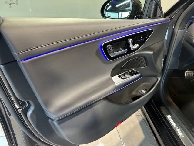 Mercedes-Benz E 220 AMG Line E 220 d Sedan