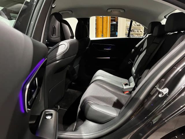 Mercedes-Benz C 200 AVANTGARDE C 200 d Sedan