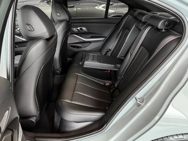 BMW 320 320i M-Sport Sedan