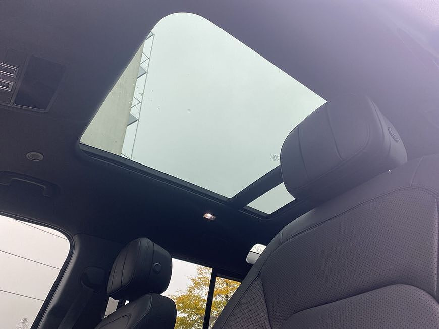 Land Rover Defender 110