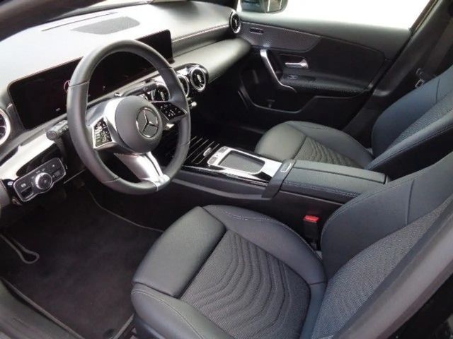 Mercedes-Benz A 180 Hatchback