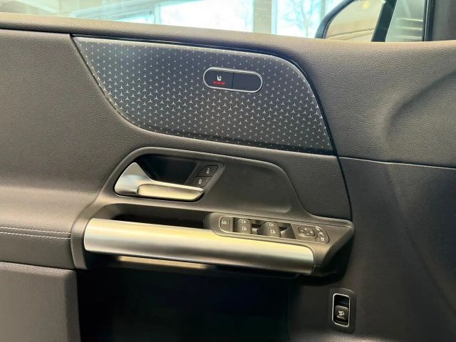 Mercedes-Benz B 180 Progressive Sedan