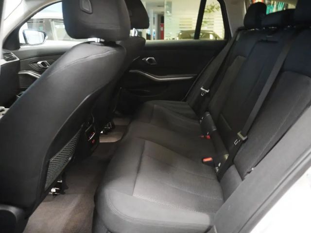 BMW 320 320d Touring xDrive