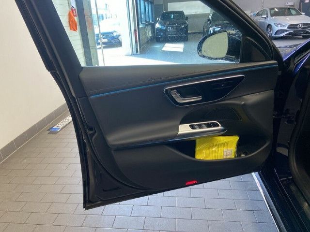 Mercedes-Benz E 200 E 200 d Sedan