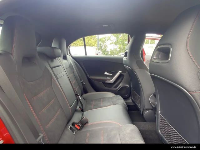 Mercedes-Benz A 180 AMG Line