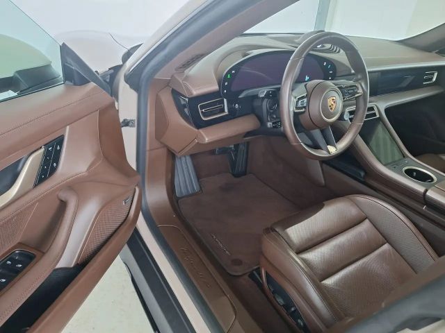 Porsche Taycan 4 Cross Turismo