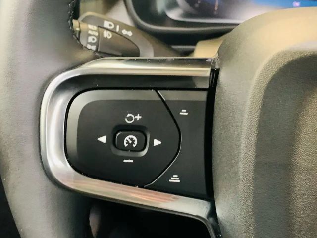 Volvo XC40 B3 B Aut Leder Navi BLIS ACC PILOT 360° Pix