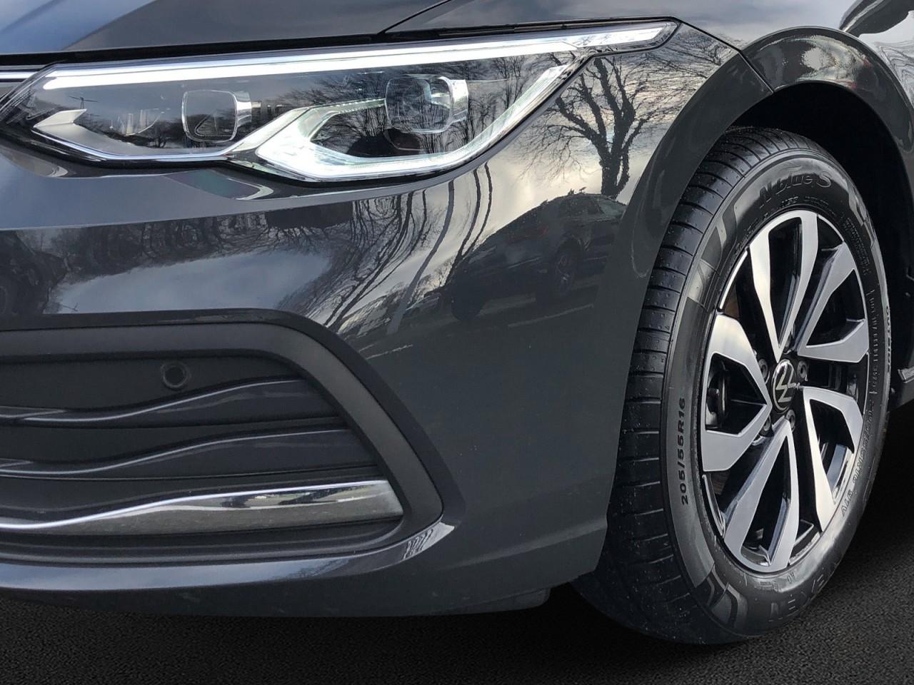 Volkswagen Golf 1.5 eTSI Life Variant