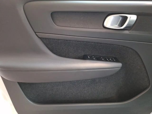 Volvo XC40 Core Recharge