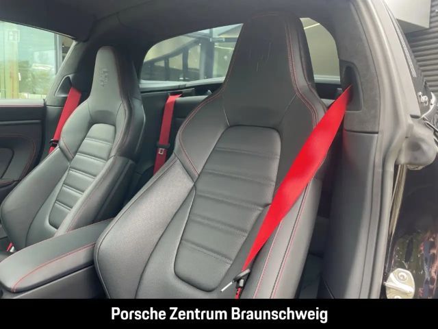 Porsche 992 4 Coupé GTS Targa