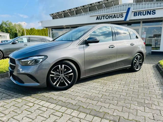 Mercedes-Benz B 200 Progressive Sedan