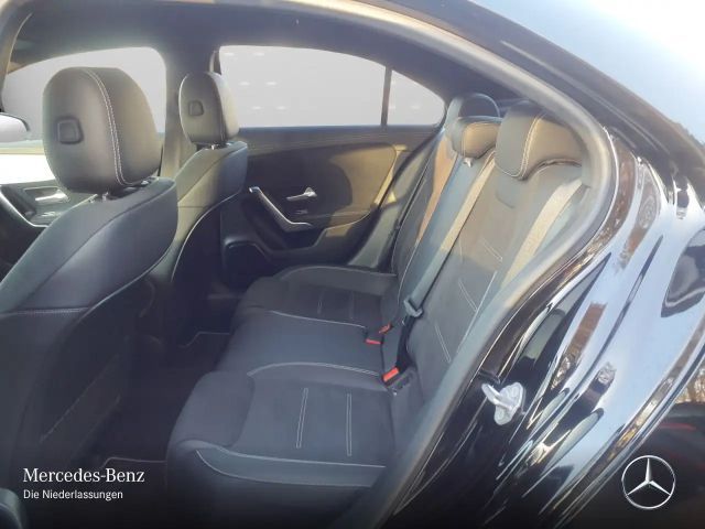 Mercedes-Benz A 250 A 250 e AMG Line