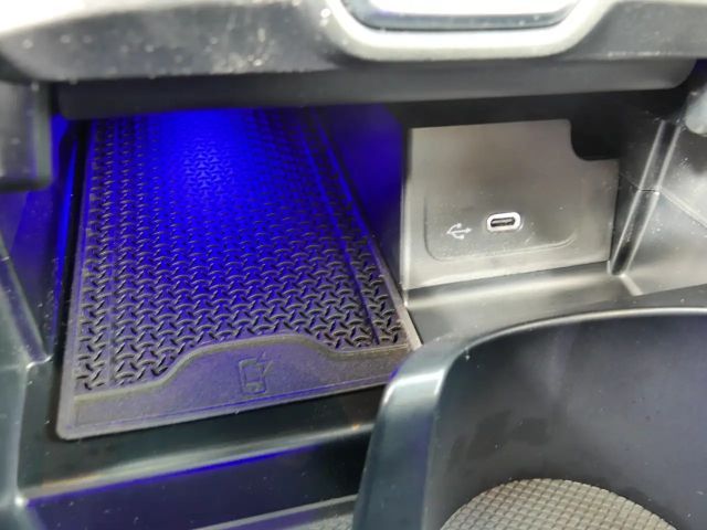 Mercedes-Benz C 180 AVANTGARDE Sedan