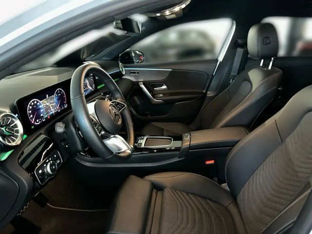 Mercedes-Benz A 200 A 200 d Progressive