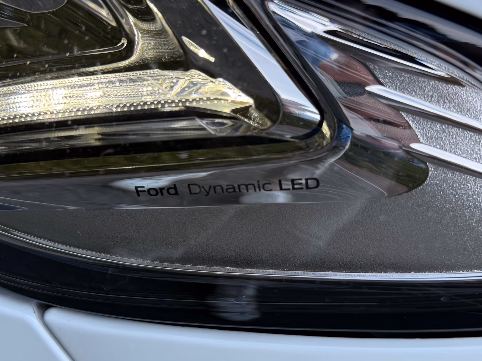 Ford Mondeo 2.0 Aut. LED+PANO+KAMERA+SHZ+NAVI+CARPLAY