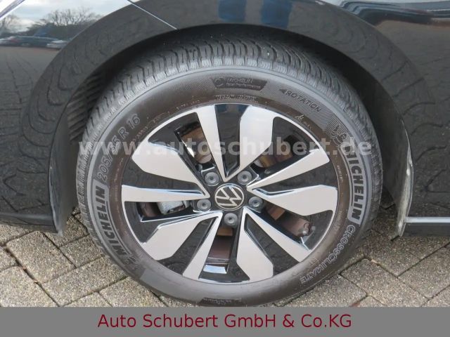 Volkswagen Golf 1.5 eTSI DSG