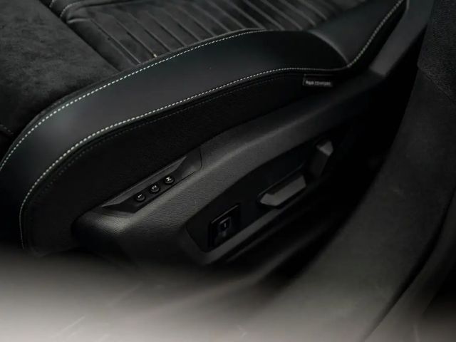 Peugeot 3008 Directiewagen/Massage/HiFi Focal/Pano/Trekh./El...