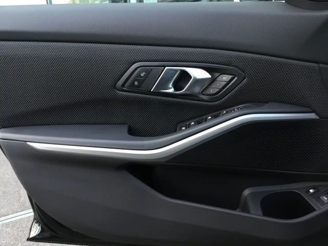 BMW 330 330e Touring xDrive