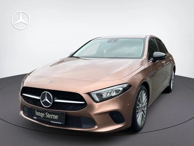 Mercedes-Benz A 180 A 180 d Progressive