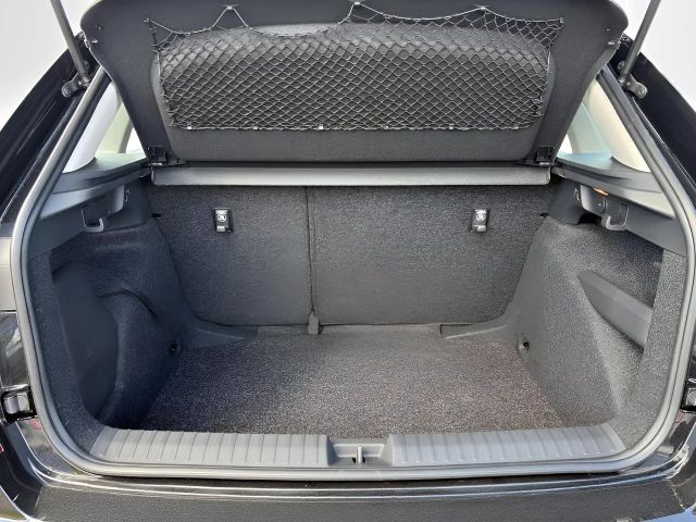 Skoda Kamiq Sondermodell 130 Jahre Tempomat LED Parksensoren