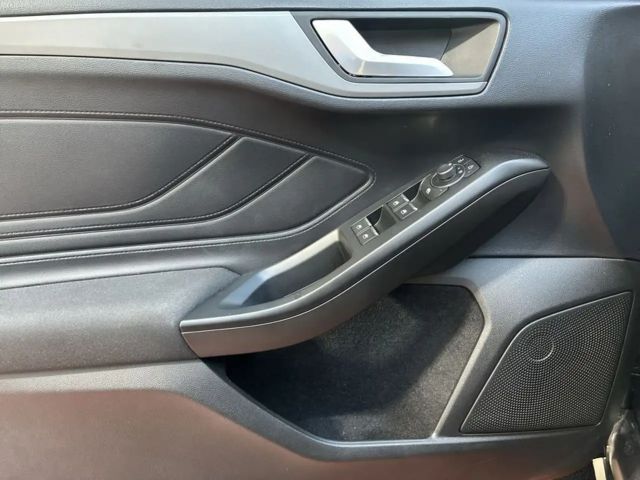 Ford Focus Cool & Connect EcoBoost Wagon